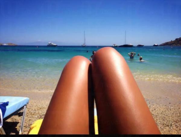 美少女自拍新招 「比堅尼橋」騷罅景