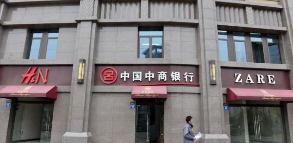 內地「山寨商店街」 整條街牌子名全錯!