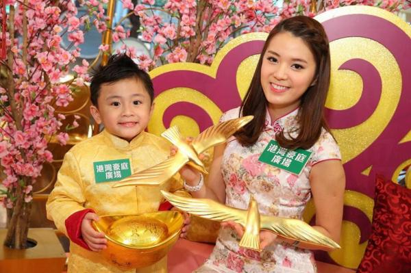 港灣豪庭廣場 金箔喜鵲迎新春