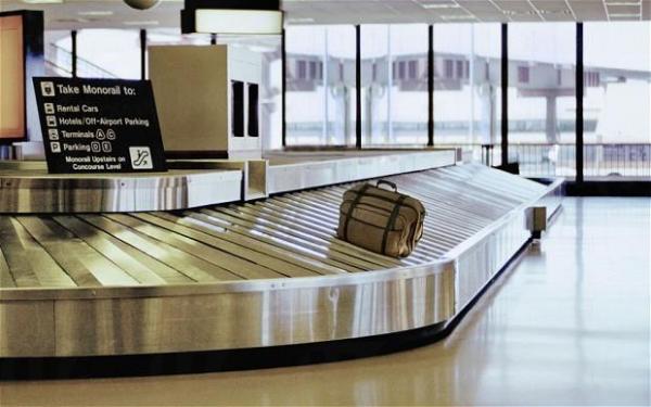 在輸送帶上遲遲看不到自己的行李,總是忐忑不安 行李損失的秘密 機場職員教你自保 8 招