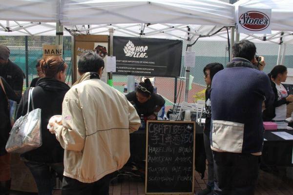 近年手工啤酒好hit,這裡也設攤檔。 周末趁墟 大坑美食市場