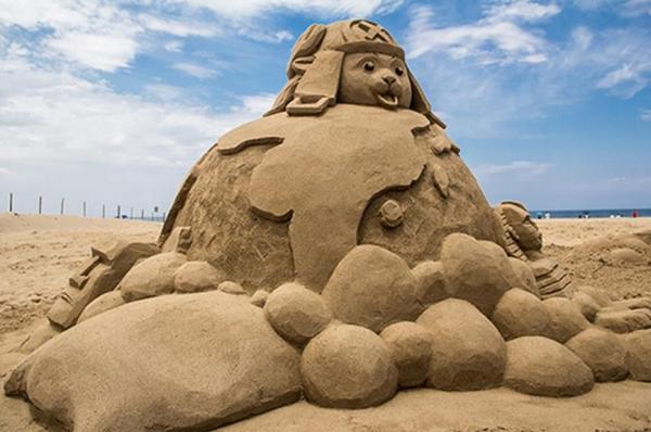 《一起玩沙吧》圖片來源: 福隆國際沙雕藝術季 12星座 現身福隆沙雕展