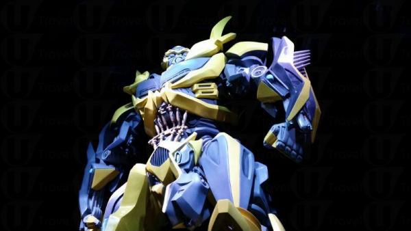 大黃蜂近照。 暑假過大海 變形金剛30周年展