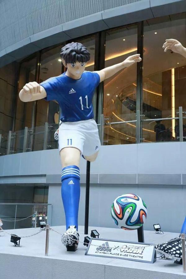 麥泰來@Hsyan Place 啟超道入口 《足球小將》巨型角色模型 登陸希慎