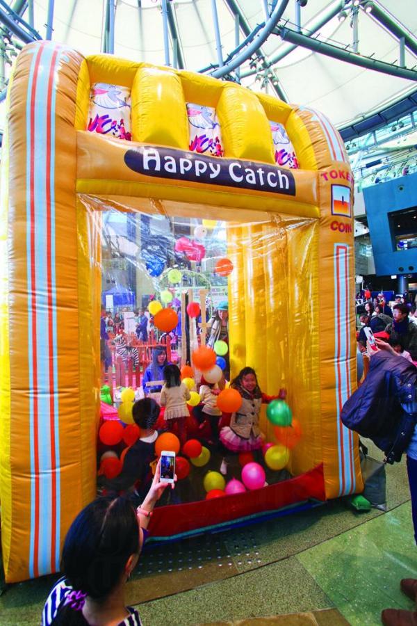 We嘩!抓抓恐龍蛋的大風機 We嘩!充氣嘉年華 x 奧海城 之「與龍同行」