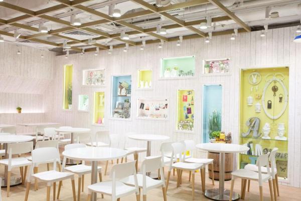 LOG-ON Café內座位尚算多 LOG-ON Café內座位尚算多