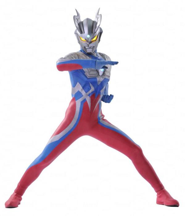 只要於E-Max商戶消費滿港幣50元，即可與由日本遠赴香港的七星俠、超人Zero及巴魯坦星人拍照留念。