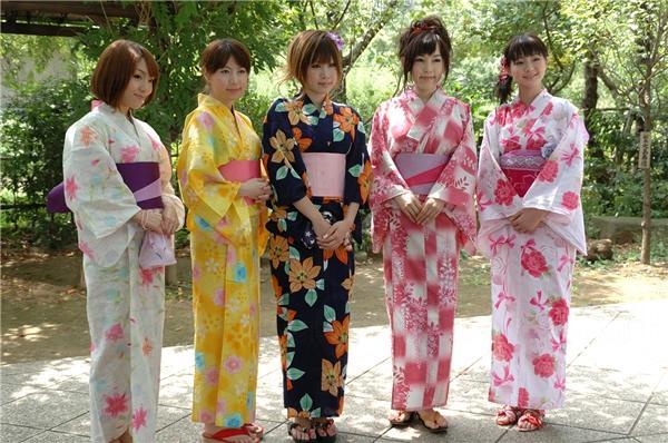 同場加映浴衣租借服務,大家可即租即著,男0、女0,費用已包專業師傅教大家穿著。圖:互聯網 同場加映浴衣租借服務,大家可即租即著,男0、女0,費用已包專業師傅教大家穿著