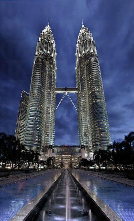 馬來西亞雙子塔 - 452米