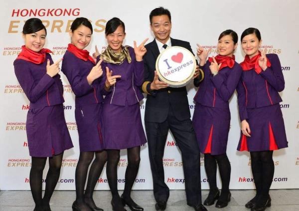 最多被訪者同意 HKExpress 的空姐為廉航之中最靚。(網上網片)