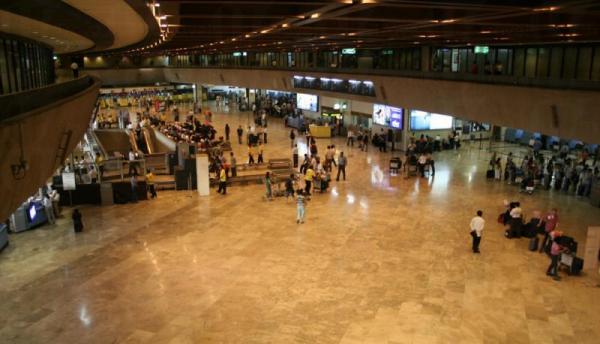 1. Ninoy Aquino International Airport (菲律賓馬尼拉︰尼諾伊"阿基諾機場)