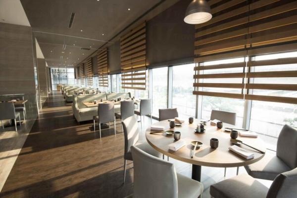 裝修格局屬五星酒店級,近萬呎空間劃分為4大食區,共有250個座位。 裝修格局屬五星酒店級,近萬呎空間劃分為4大食區,共有250個座位。