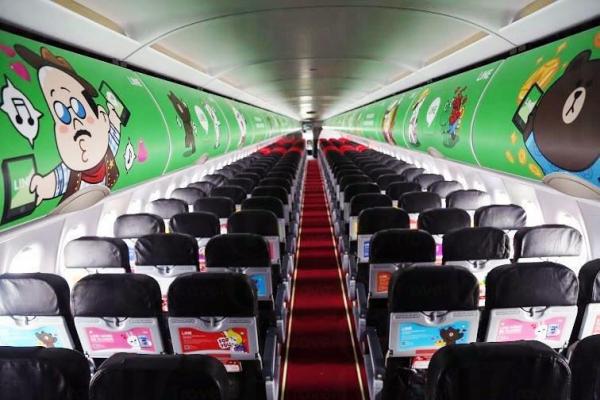 機艙內仲有其他角色！(圖：AirAsia)