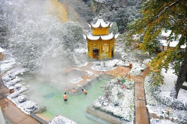 關於浸溫泉 你必須要知道的事