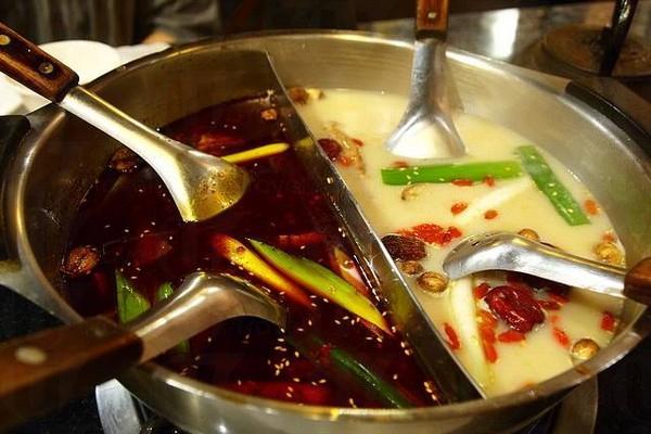 老四川的湯底辣度適中，非常符合大眾的口味。