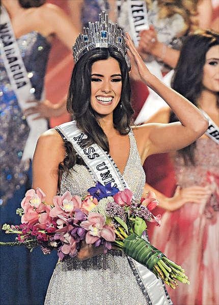哥倫比亞佳麗維加，擊敗其餘88國家佳麗奪環球小姐寶座。 