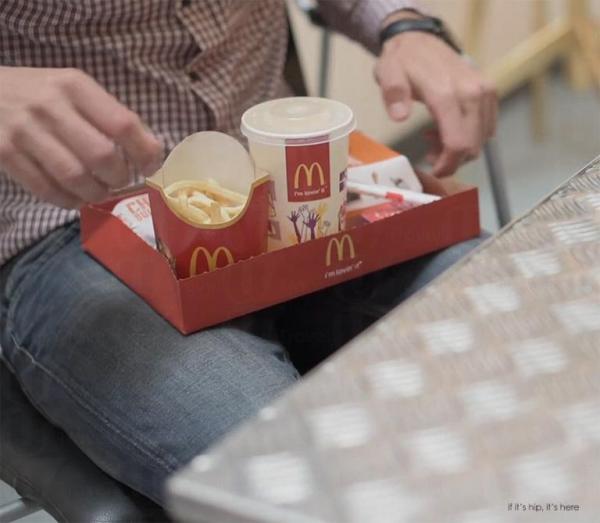 放上大腿食亦得。(圖：ifitshipitshere)