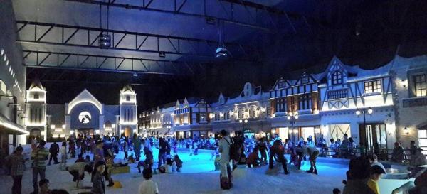 雪地 Playground是鋪滿真雪的遊樂區，最深有 40 米厚。