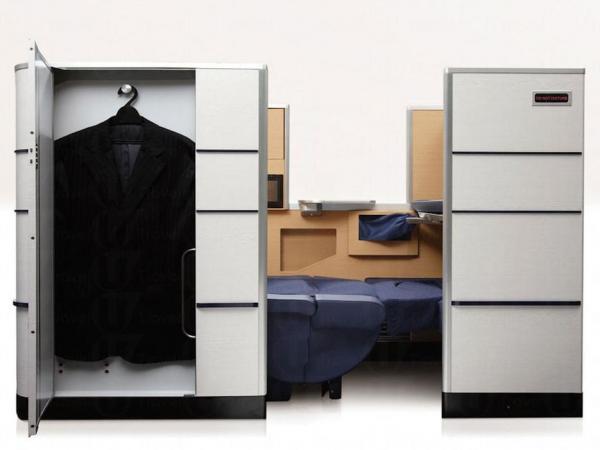 機艙不同時間段裡採用Mood Light的照明方式  (圖：cntraveler)