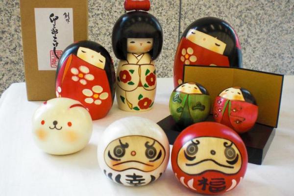 木芥子玩偶是日本的傳統手工藝術品，絕對日本限定！(圖：visitgunma)