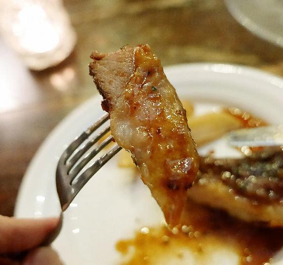 帶有蒜香味的排骨令人充滿食慾 (圖: gigazine) 帶有蒜香味的排骨令人充滿食慾 (圖: gigazine)