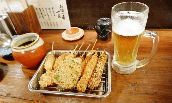 而居酒屋就可品嚐到各式炸物 (圖: gigazine) 而居酒屋就可品嚐到各式炸物 (圖: gigazine)