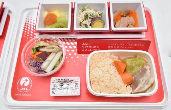 「洋食」懷舊白菜卷牛肉飯 (圖:aviationwire.jp) 「洋食」懷舊白菜卷牛肉飯 (圖:aviationwire.jp)