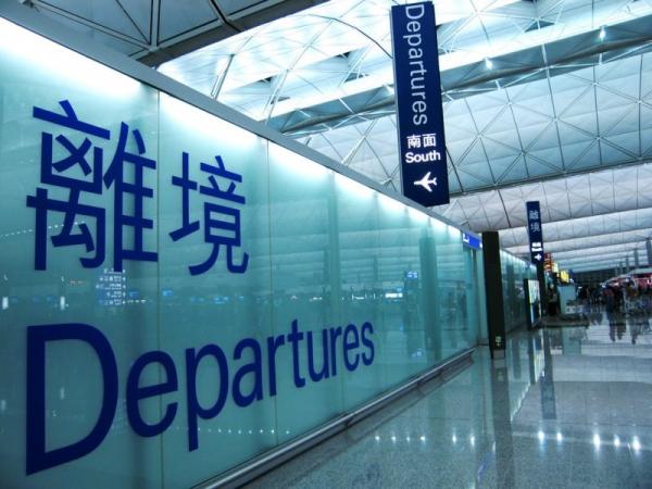 機場稅任何情況下理應退足 3大廉航違例收手續費,國泰港龍處理手法是...