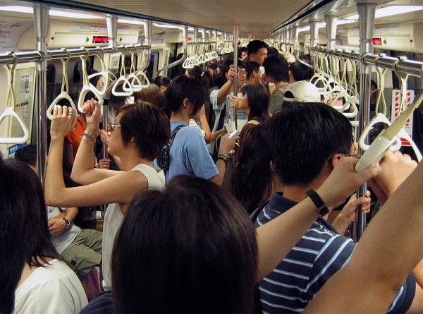 站著也中槍！ 台灣捷運4種「阻住地球轉」的自私行為