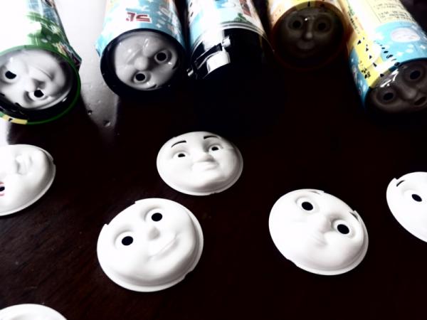 夜晚千萬不要看！日本網友惡搞 Thomas小火車汽水糖蓋令人很心寒