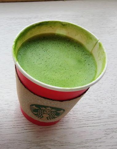 Green Tea Latte大比拼！ 日本FamilyMart挑戰Starbucks的結果是...
