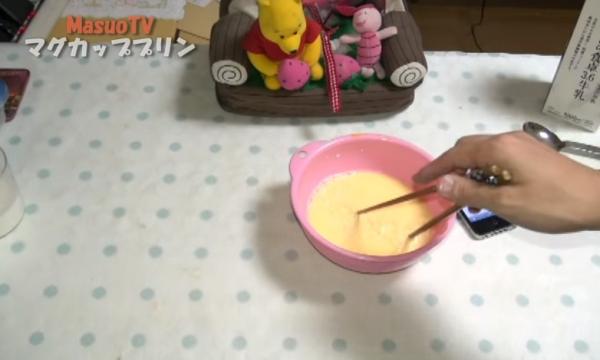 4分鐘就食得！ 日男用3種材料自製焦糖布丁
