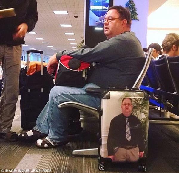 男乘客在行李上印上這個圖案 搭飛機再不會有人拿錯行李