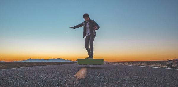 全球勁創新！懸浮式飛行板 一嘗飛天滋味