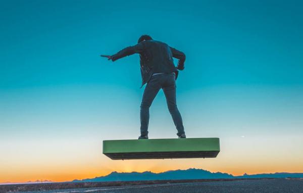 全球勁創新！懸浮式飛行板 一嘗飛天滋味