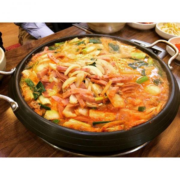 韓國食飯唔好攞起碗 香港與韓國之間的8個文化差異