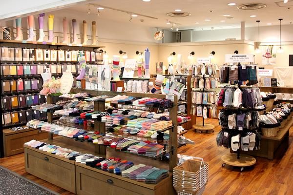 又平又多款，到處都有分店！ 推介日本必逛兩大襪店