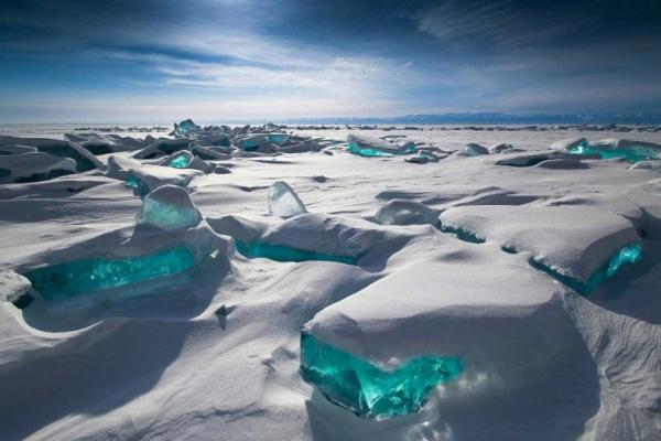 環遊 世界 目的地 景點 仙境 烏尤尼鹽沼 聖托里尼 藍洞 地獄之門 棉花堡 水燈 Trolltunga 羅賴馬山 Edge Of The World Moravia 羚羊峽谷 藍湖溫泉 烏克蘭愛情隧