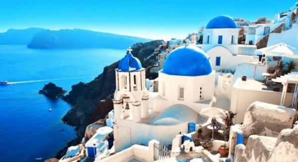 環遊 世界 目的地 景點 仙境 烏尤尼鹽沼 聖托里尼 藍洞 地獄之門 棉花堡 水燈 Trolltunga 羅賴馬山 Edge Of The World Moravia 羚羊峽谷 藍湖溫泉 烏克蘭愛情隧