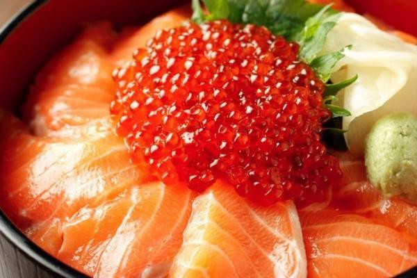 新鮮三文魚配啖啖魚籽! 東京抵食三文魚親子丼 5 選