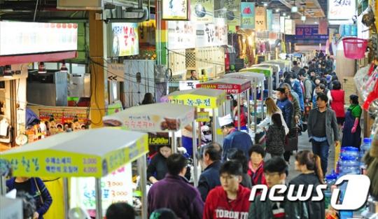 韓國傳統市場買滿3萬圜以上「即時退稅」 將開設30間民宿，遊韓國更方便！