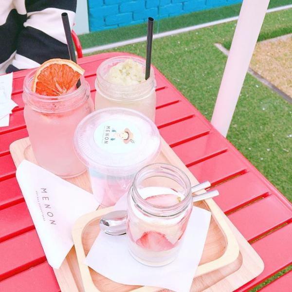 韓妹新聚腳地！首爾童話式粉紅咖啡店 超過20款人氣彩妝、生活小品任你揀