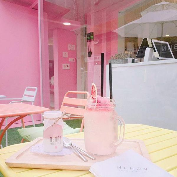 韓妹新聚腳地！首爾童話式粉紅咖啡店 超過20款人氣彩妝、生活小品任你揀