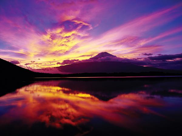 日夜四季倒影不同景色！ 日本10大絕美「天空之鏡」