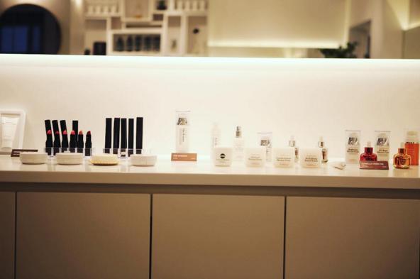 韓妹新聚腳地！首爾童話式粉紅咖啡店 超過20款人氣彩妝、生活小品任你揀