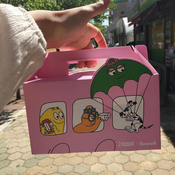 可愛到要尖叫!韓國Dunkin' Donuts新品 棉花糖精靈Barbapapa冬甩、小夜燈