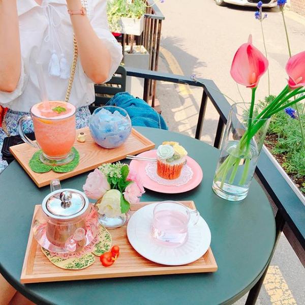把花海搬入室內！ 韓國7間可以邊賞花邊喝下午茶的「仙氣」cafe