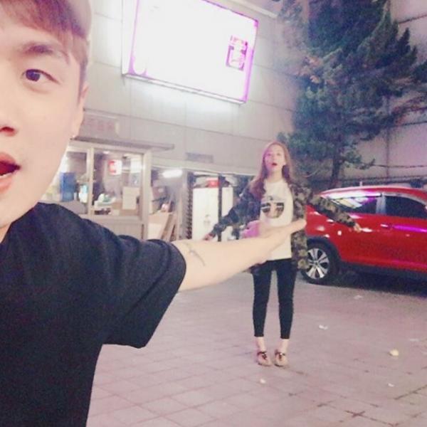 沒想過可以這樣拍! 韓國情侶9款創意生活照 第2款超搞笑!