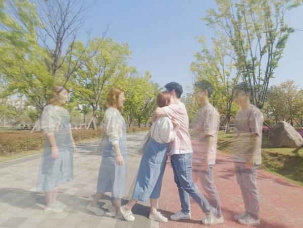 沒想過可以這樣拍! 韓國情侶9款創意生活照 第2款超搞笑!