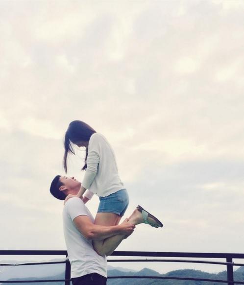 沒想過可以這樣拍! 韓國情侶9款創意生活照 第2款超搞笑!